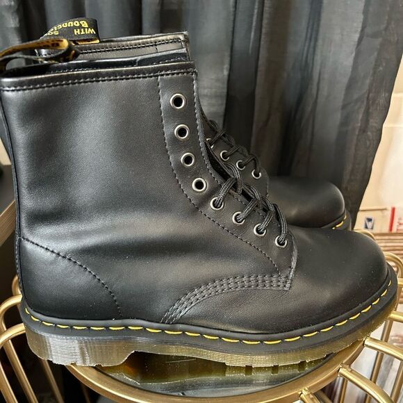 Dr. Martens 1460 SMOOTH LEATHER LACE UP BOOTS NEW - Picture 6 of 7